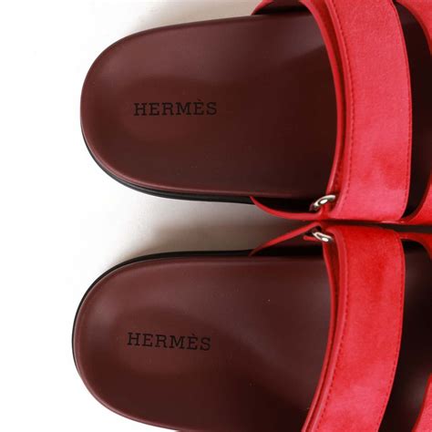 Hermes Chypre Sandals Rose Framboise Suede 35